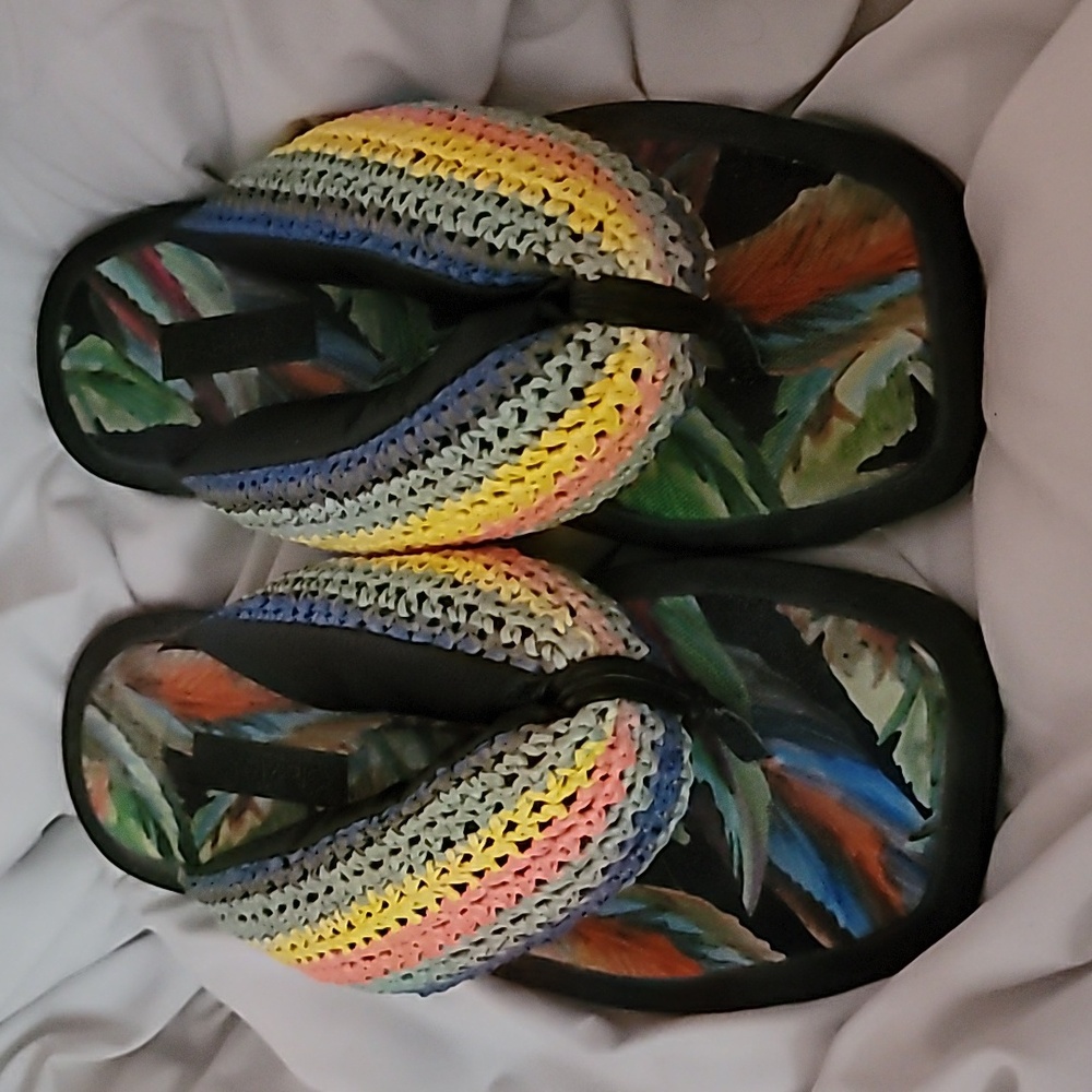 Farm Rio Flip Flops - Picture 2 of 3